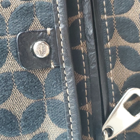 FOSSIL Medium size adjustable strap handbag with coffee brown and black pattern - Picture 3 of 11